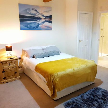 Highfields Town House Hotel Huddersfield Bagian luar foto